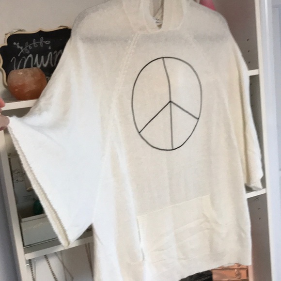 WILDFOX Peace Sign Oversized Hooded Poncho Sweater - Picture 6 of 11